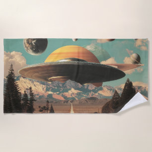 Surrealistische Landschaft mit Straße, UFO und Sat Strandtuch