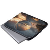 Surrealistische reflektierende Kugel mit Sonnenunt Laptopschutzhülle (Vorne Knopf)