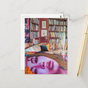 Surrealistisches Gesicht im Bibliothekszimmer Coll Postkarte