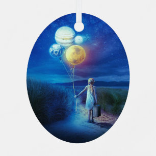 Surrealistisches kleines Mädchen verlässt das Zuha Ornament Aus Metall