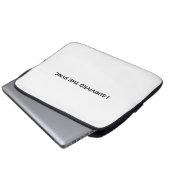 Survived The Sync Minimalist Professional  Laptopschutzhülle (Vorne Knopf)