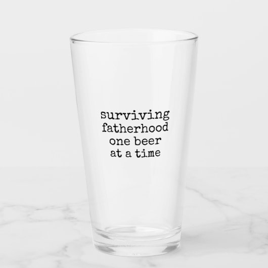 Surviving fatherhood one beer at a time Beer Glass Glas (Vorderseite)