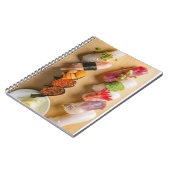 Sushi Art on Wooden Platter Notebook Notizblock (Linke Seite)