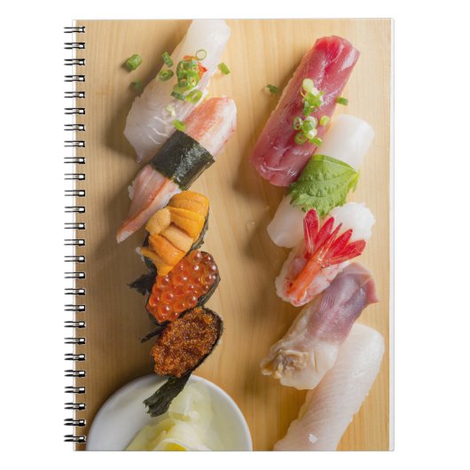Sushi Art on Wooden Platter Notebook Notizblock (Vorderseite)