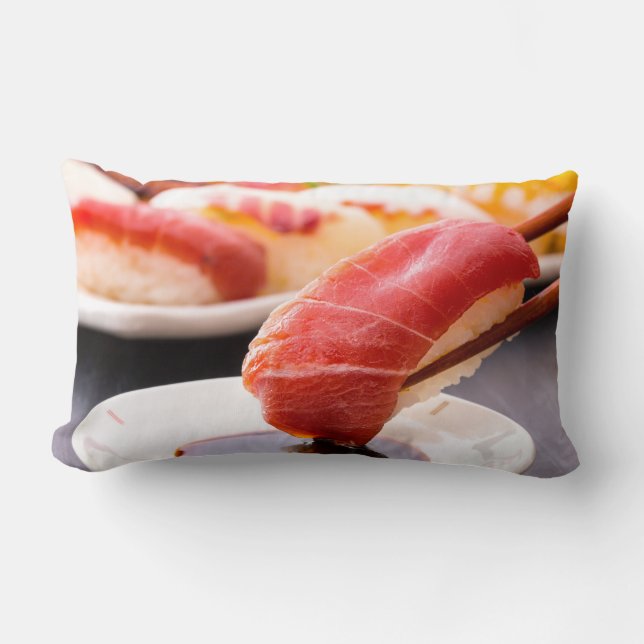 Sushi Bite Cushion – Dipped in Deliciousness Lendenkissen (Vorderseite)
