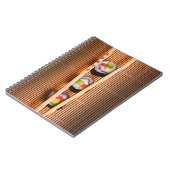Sushi und hölzerne Essstäbchen Notizblock (Linke Seite)