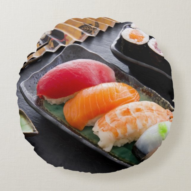 Sushi und Rollen Rundes Kissen (Vorderseite)