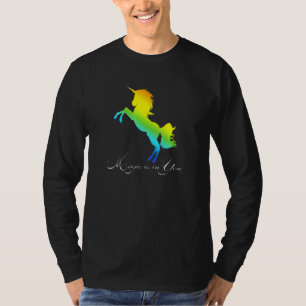 Süß gefärbter Einhornzauber für Kinder und eine T-Shirt