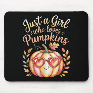 Süß nur ein Mädchen, das bunte Kürbisse liebt Mousepad