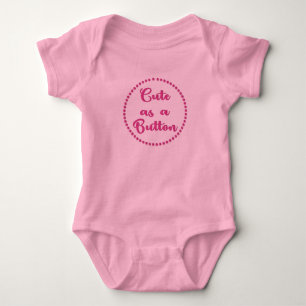 Süß wie ein Knopf Pinke Typografie Baby Strampler