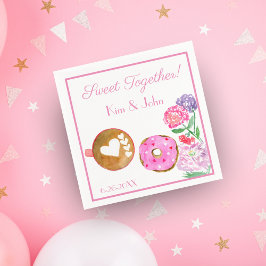 süß zusammen rosa Donut mit Latte Serviette
