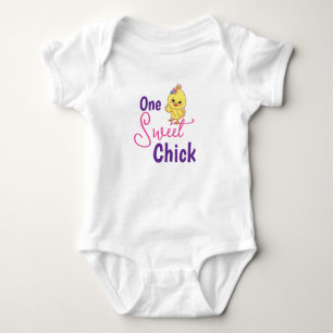 Süße Baby-Küken Ein süßes Küken Weißes Baby-Bib Baby Strampler