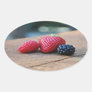 Süße Beeren Ovaler Aufkleber