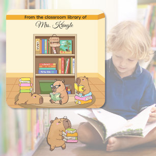 Süße Capybara aus der Bibliothek des Lehrers  Quadratischer Aufkleber