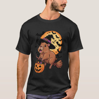 Süße Capybara-Hexe auf Besen Halloween-Kürbis T-Shirt