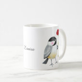 Süße Chickadee mit einer einzelnen roten Rose Benu Kaffeetasse (VorderseiteRechts)