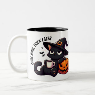 Süße chillige Hexenkatze & Kürbis Halloween Zweifarbige Tasse