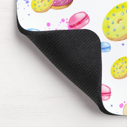 Süße Donuts mit farbenfrohen Glasmustern Mousepad (Ecke)