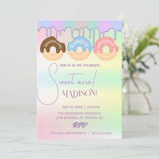 Süße Donuts, Regenbogenfarben, süßer erster Geburt Einladung (Stehend Vorderseite)