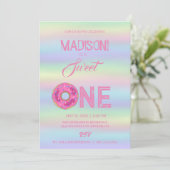 Süße Donuts, Regenbogenfarben, süßer erster Geburt Einladung (Stehend Vorderseite)