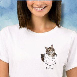 Süße dreifarbige Katze im Taschennamen T-Shirt