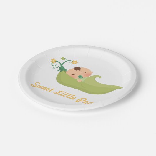 Süße Erbse ein in den Pappteller (Schrägansicht)