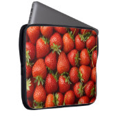 Süße Ernte Realistisches Erdbeer-Muster Laptopschutzhülle (Vorne Rechts)