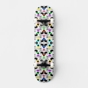 Süße farbenfrohe Wolkenmuster Skateboard
