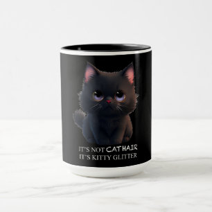 Süße flauschige schwarze Katze Tasse