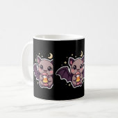 Süße Fledermaus hält Candy Corn Kaffeetasse (Vorderseite Links)