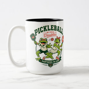 Süße Frosch-Partner im Dink-lustigen Sportdesign Zweifarbige Tasse