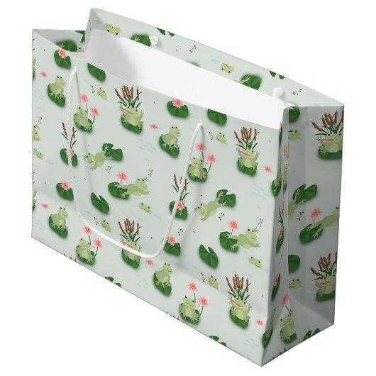 Süße Frösche im Seerosenteich Große Geschenktüte (Vorderseite Schrägansicht)