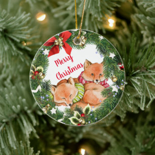 Süße Füchse mit festlichem Kranz Keramik Ornament