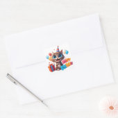 Süße Geburtstagskatze mit Geschenkbox 🐱 Quadratischer Aufkleber (Umschlag)