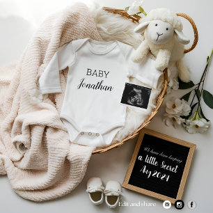 Süße geschlechtsneutrale Schwangerschaftsankündigu Feiertagskarte