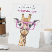 Süße Giraffe mit rosa Brille Sockelschild (In Situ)