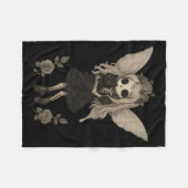 Süße Gothic-Skelett-Fee mit schwarzer Katze Fleecedecke (Vorderseite (Horizontal))