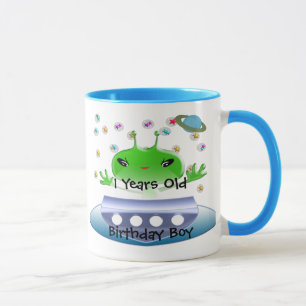 Süße grüne Außerirdische mit Raumschiff Tasse