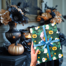 Süße Halloween-Geister und Kürbisse