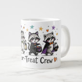 Süße Halloween-Waschbären-Streich-oder-Überraschun Jumbo-Tasse (Vorderseite Rechts)