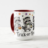 Süße Halloween-Waschbären-Streich-oder-Überraschun Tasse (Vorderseite Links)