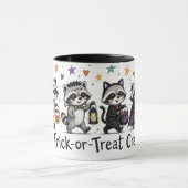 Süße Halloween-Waschbären-Streich-oder-Überraschun Tasse (Zentrum)