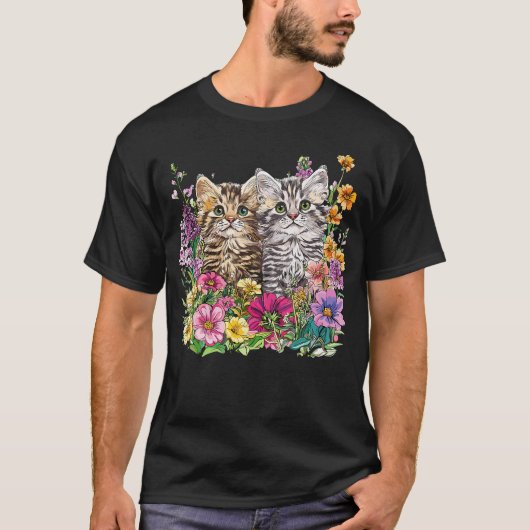 Süße Kätzchen im Blumengarten T-Shirt (Vorderseite)