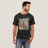 Süße Kätzchen im Blumengarten T-Shirt (Vorne ganz)