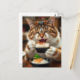 Süße Katze, die Sushirolle isst Postkarte