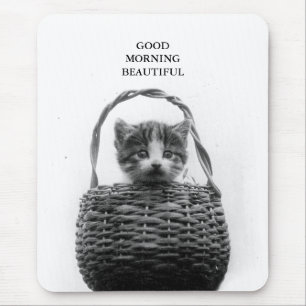Süße Katze in einem Korb Vintage-Foto Mousepad