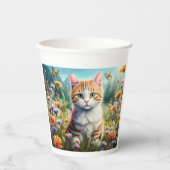 Süße Katze in einer Blumenwiese Pappbecher (Vorderseite)
