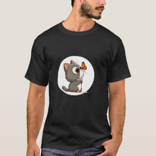 Süße Katze schielt auf Schmetterling auf der Nase T-Shirt