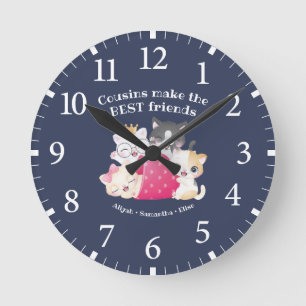 Süße Katzen Cousins sind die besten Freunde Benutz Runde Wanduhr
