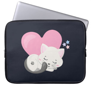 Süße Kitty Katze schläft mit einem großen rosa Her Laptopschutzhülle